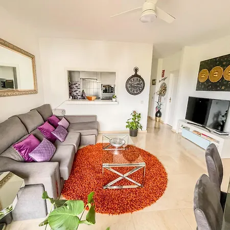 Apartmán Modern With Terrace - 2 Min From The