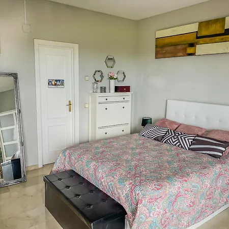Modern With Terrace - 2 Min From The إِستيبونا