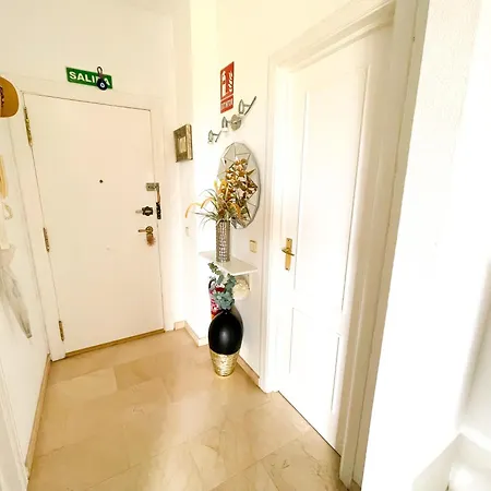Modern With Terrace - 2 Min From The アパート