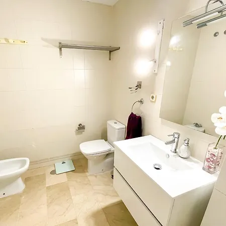 Modern With Terrace - 2 Min From The شقة إِستيبونا