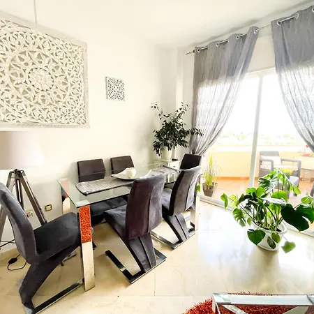 Modern With Terrace - 2 Min From The شقة *